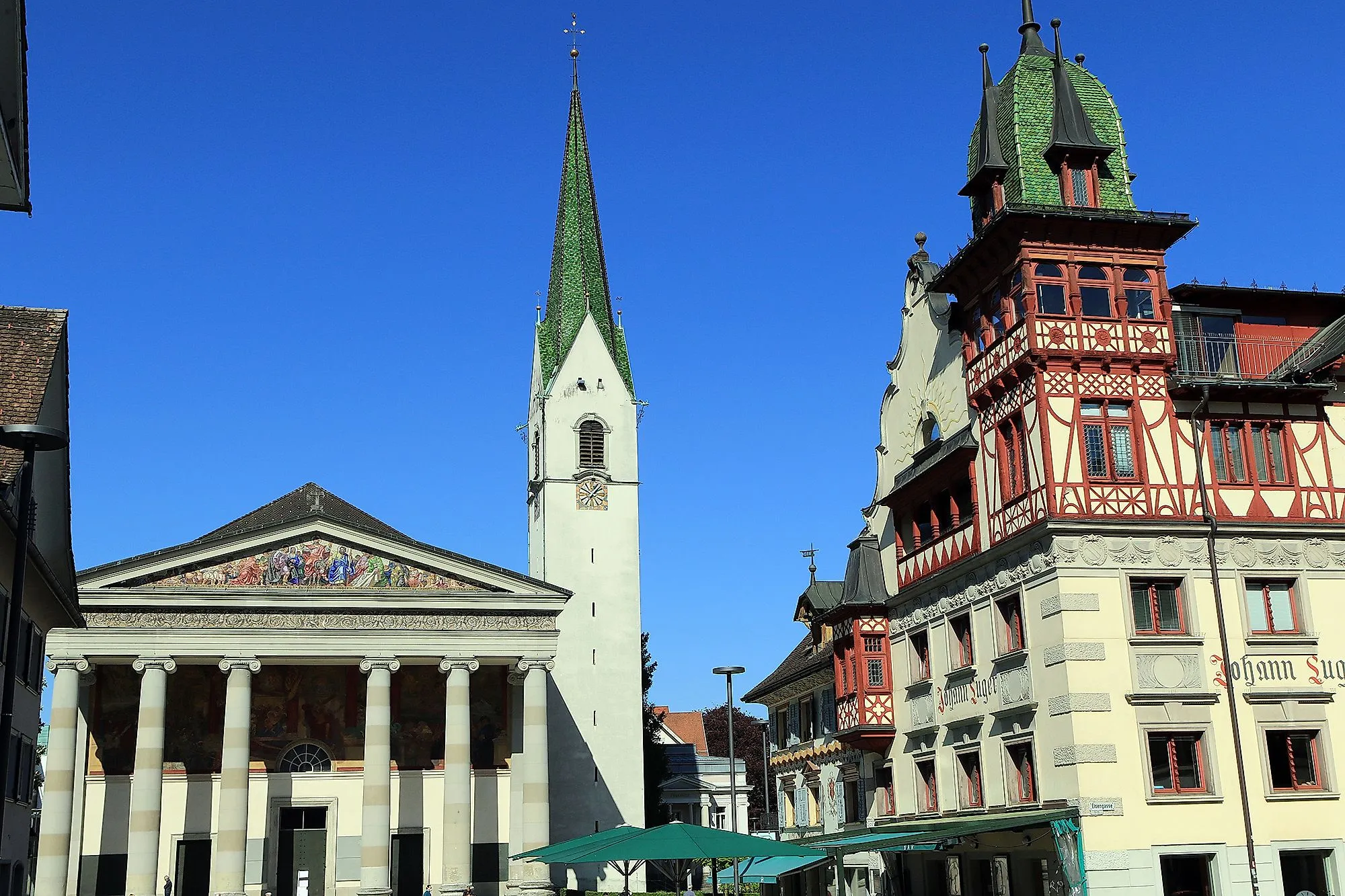 Centro de Dornbirn con iglesia y edificios históricos