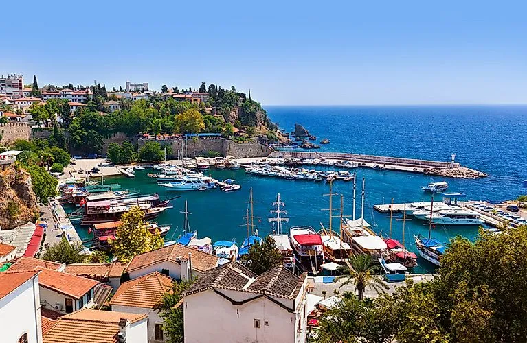 Hafen von Antalya im historischen Stadtteil Kaleici