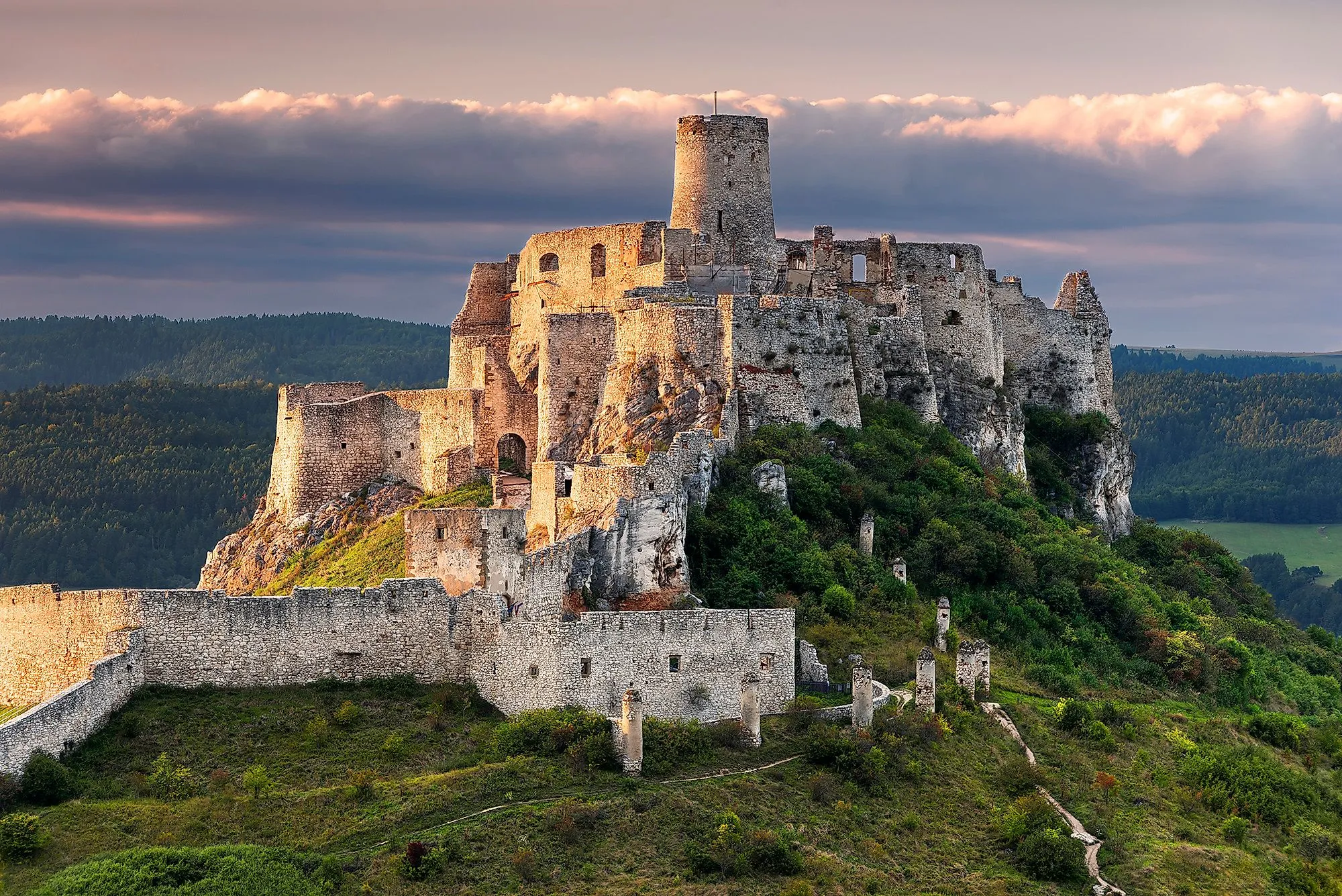 mächtige Ruine und UNESCO-Welterbe Zipser Burg in der Ostslowakei